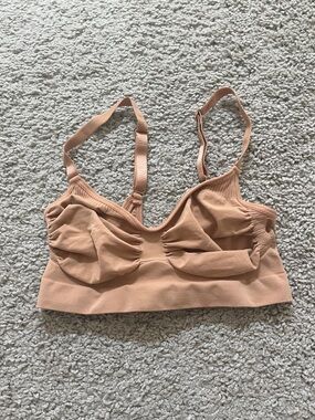 Skims Seamless Scoop Bralette in Nude Peach